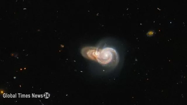 Hubble Uzay Teleskobu birbirine uzak iki galaksinin görüntüsünü yakaladı